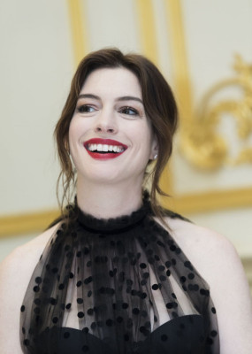 Anne Hathaway pic #1131337