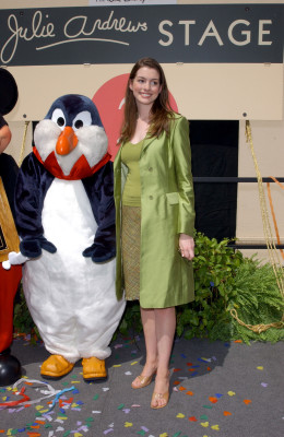 Anne Hathaway pic #7538
