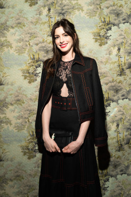 Anne Hathaway pic #1327391
