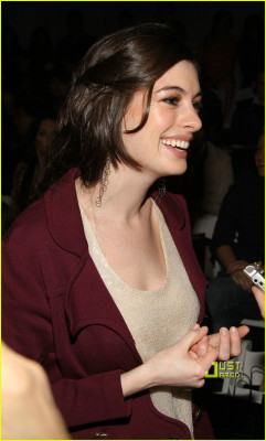Anne Hathaway pic #136351
