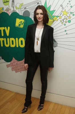 Anne Hathaway pic #152099