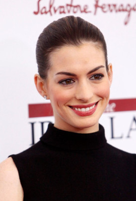 Anne Hathaway pic #430165