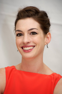 Anne Hathaway pic #397095