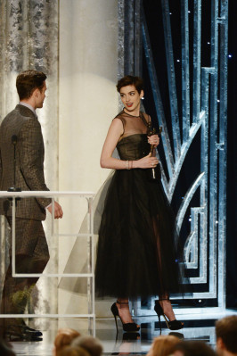 Anne Hathaway pic #617087