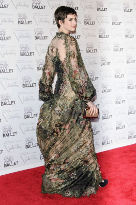 Anne Hathaway pic #617023