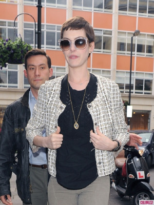 Anne Hathaway pic #570200