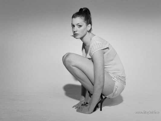 Anne Hathaway pic #45438