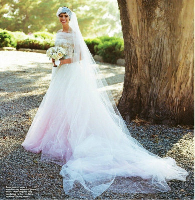 Anne Hathaway pic #610817