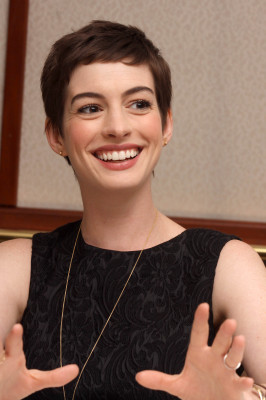 Anne Hathaway pic #511469