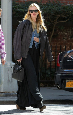 Anne Vyalitsyna pic #695153