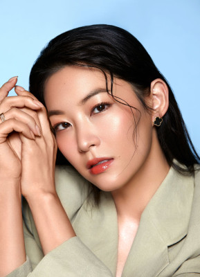 photo 17 in Arden Cho gallery [id1288713] 2021-12-19 00:00:00