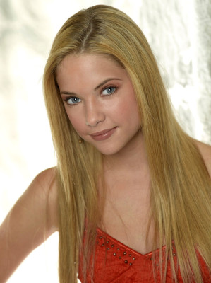 Ashley Benson pic #302115