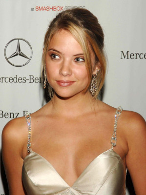 Ashley Benson pic #773027