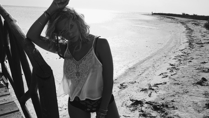Ashley Benson pic #810662