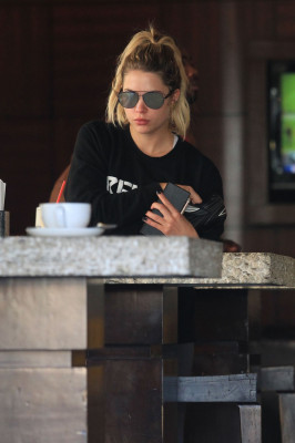 Ashley Benson pic #887590