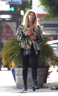 Ashley Benson pic #927819