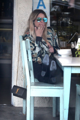 Ashley Benson pic #927816