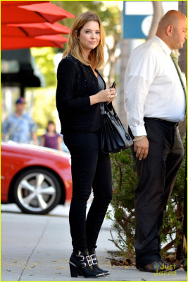 Ashley Benson pic #665911