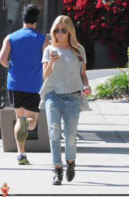 Ashley Tisdale pic #459069