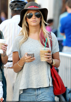 Ashley Tisdale pic #459073