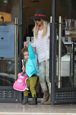 Ashley Tisdale pic #582677