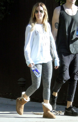 Ashley Tisdale pic #660212