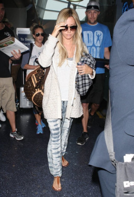 Ashley Tisdale pic #667726