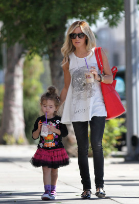 Ashley Tisdale pic #548719