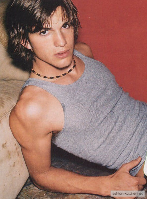 Ashton Cutcher pic #35878