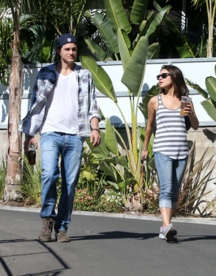 Ashton Cutcher pic #549084