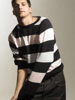 Ashton Cutcher pic #245230