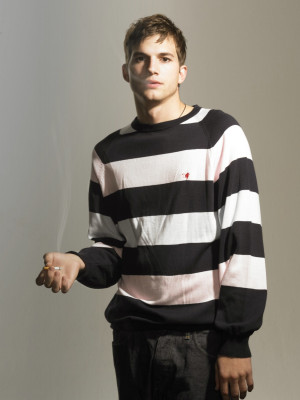 Ashton Cutcher pic #208736