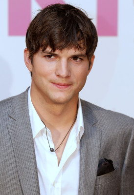Ashton Cutcher pic #275311
