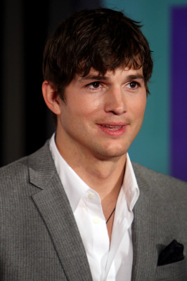 Ashton Cutcher pic #275296