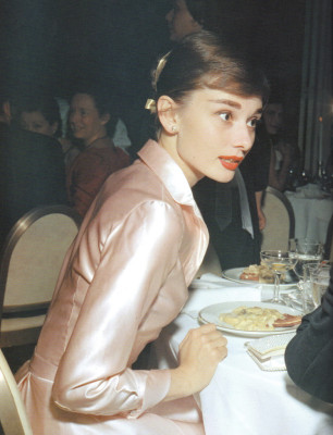 Audrey Hepburn pic #357496