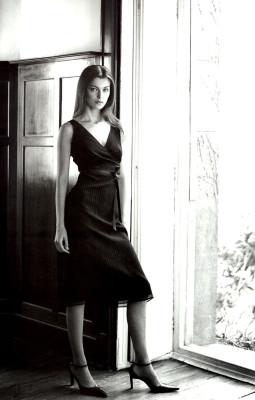 photo 16 in Aurelie Claudel gallery [id2865] -0001-11-30 00:00:00