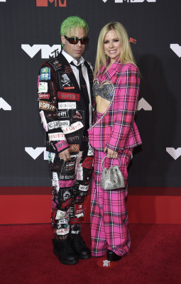 Avril Lavigne pic #1269703