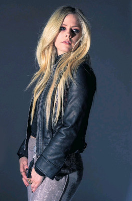 Avril Lavigne pic #1099950