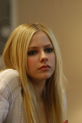 Avril Lavigne pic #155432