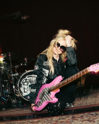 photo 16 in Avril Lavigne gallery [id1354776] 2024-07-31 00:00:00