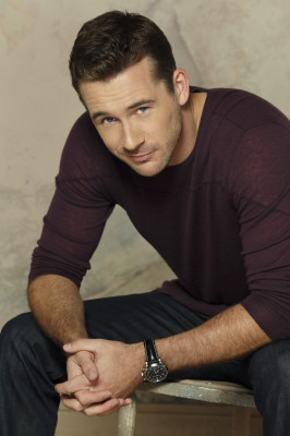 Barry Sloane  pic #839845