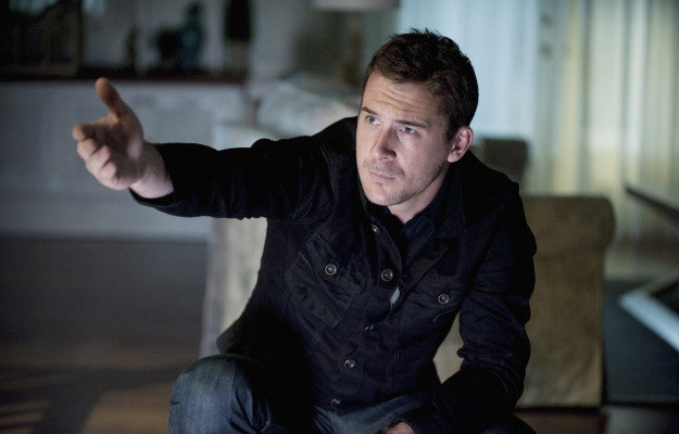 Barry Sloane  pic #782210