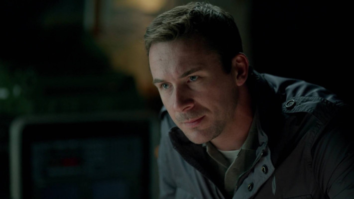 Barry Sloane  pic #1265480