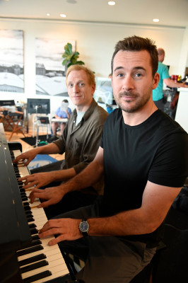 Barry Sloane  pic #1268680