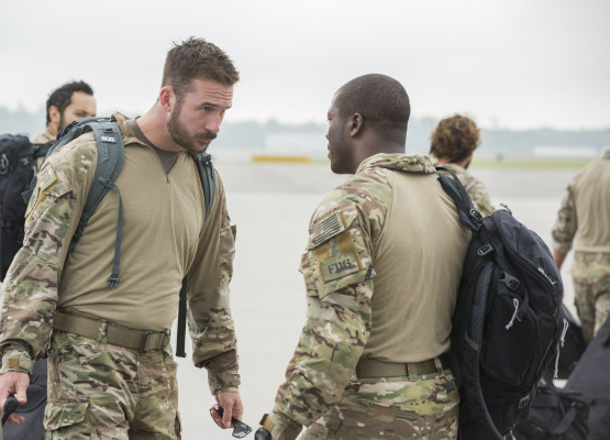 Barry Sloane  pic #1243231