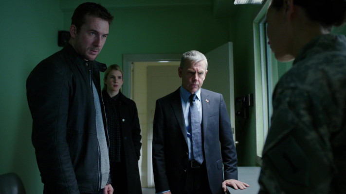 Barry Sloane  pic #1274515