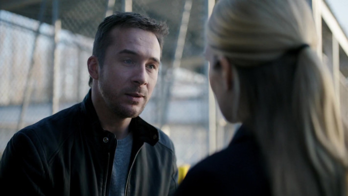 Barry Sloane  pic #1274514