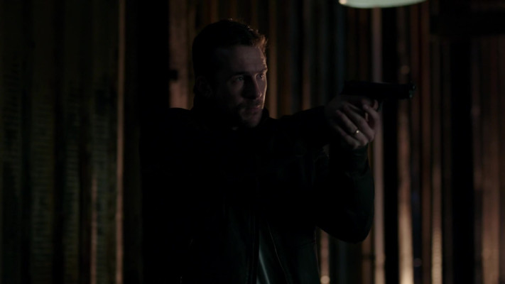 Barry Sloane  pic #1211247