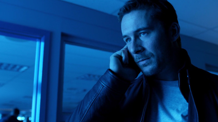 Barry Sloane  pic #1211255