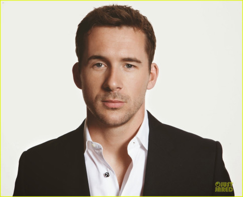 Barry Sloane  pic #1206931